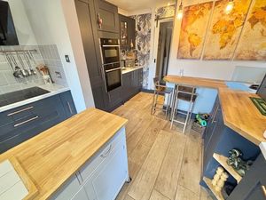 Kitchen- click for photo gallery